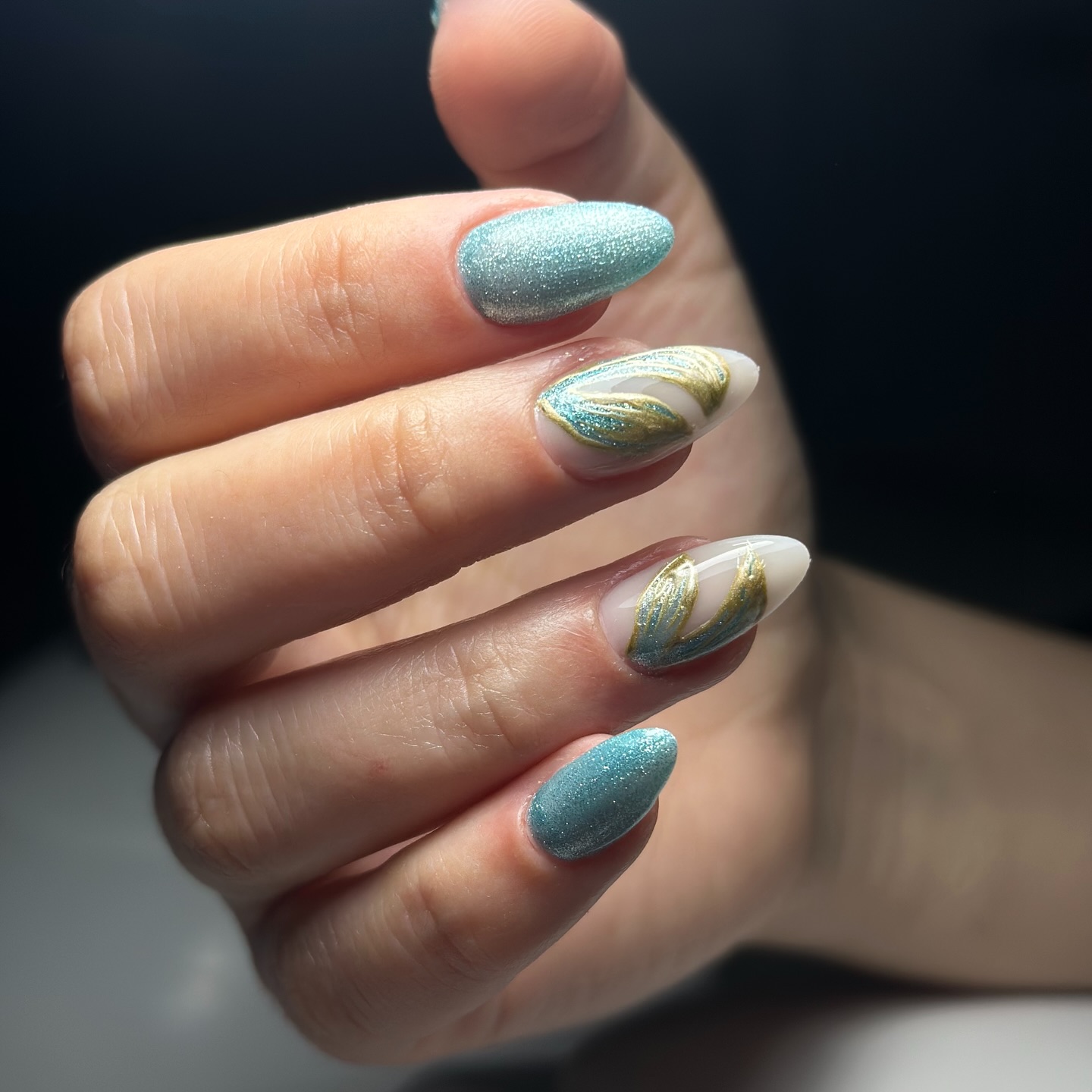 Beşiktaş protez tırnak örneği — nail art ve manikür uygulaması