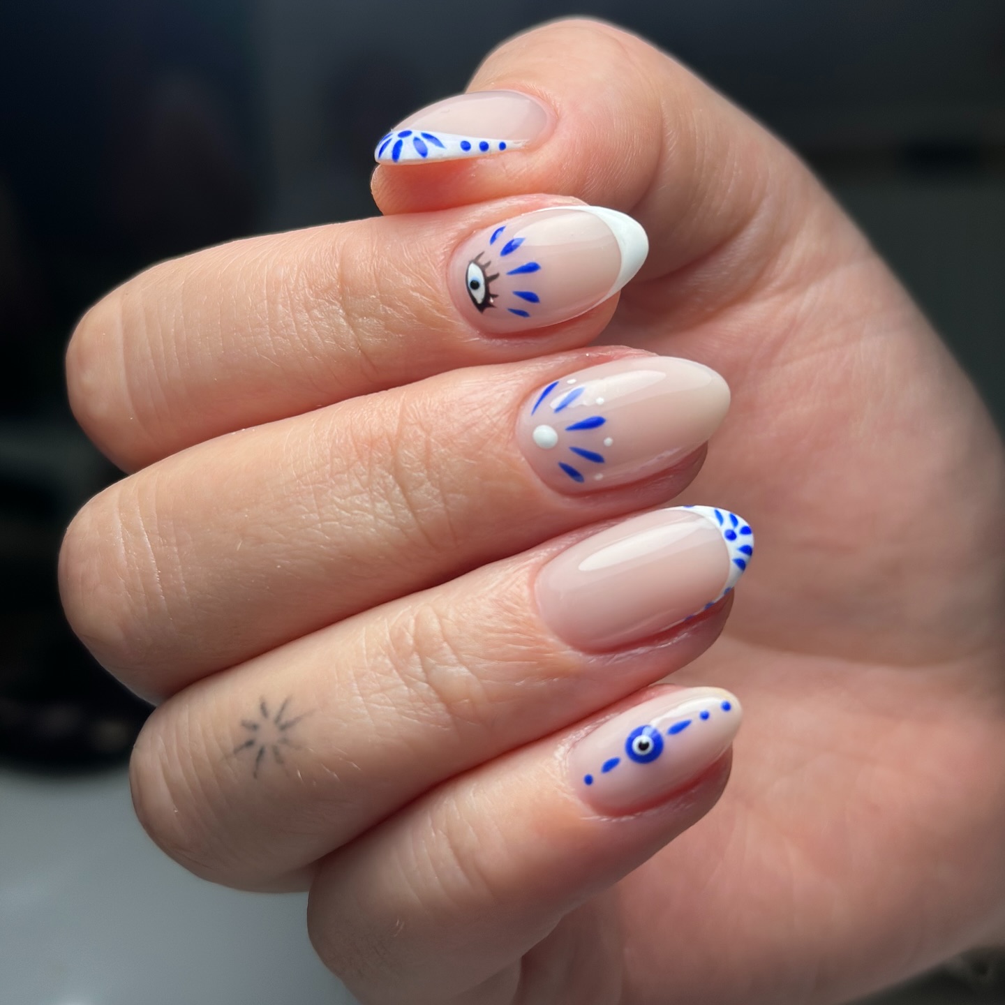 Beşiktaş protez tırnak örneği — manikür ve trend nail art
