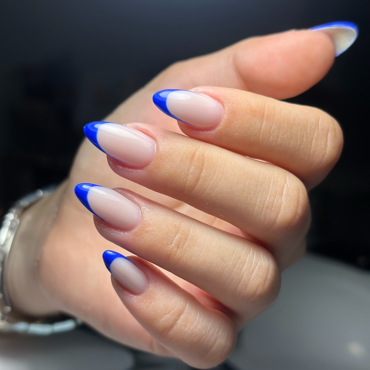 Beşiktaş protez tırnak örneği — trend tasarım nail art uygulaması