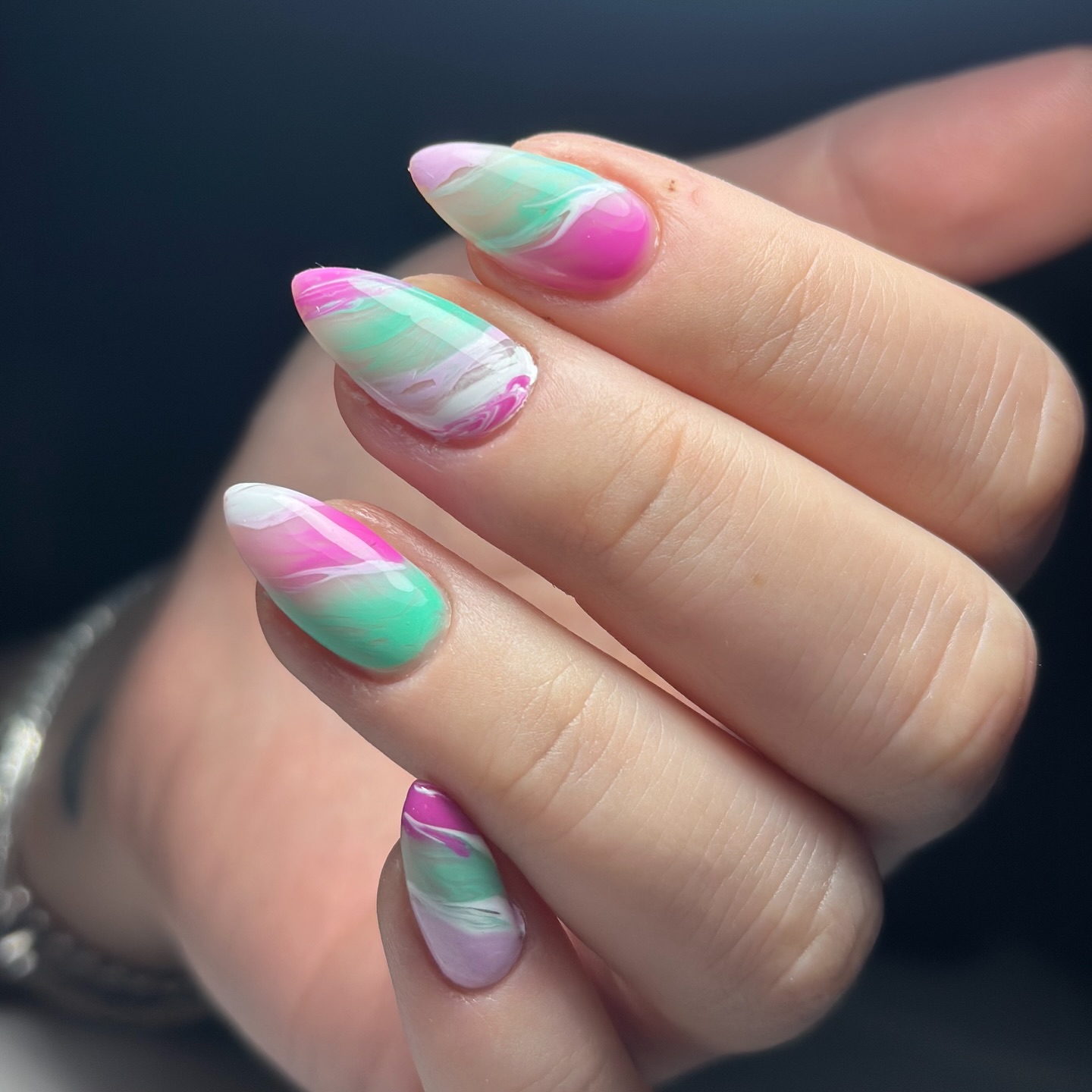 Nail art tasarım Beşiktaş — jel tırnak ve manikür trend çalışması